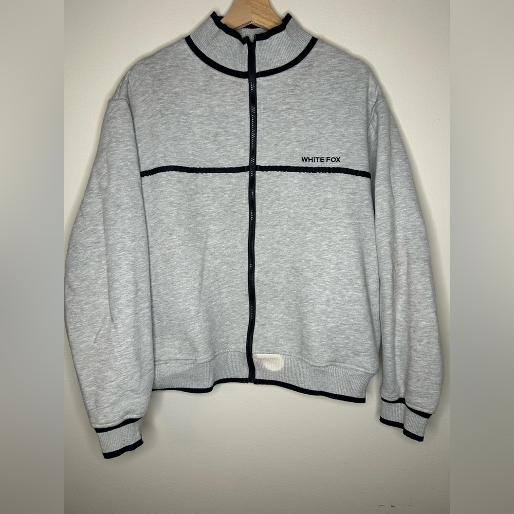 Women’s White Fox Grey zipup jacket size L 24x25 Flaws shown